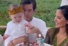 Surprise john mulaney and olivia munn just welcomed a daughter via gestational surrogacy