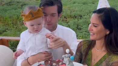 Surprise john mulaney and olivia munn just welcomed a daughter via gestational surrogacy