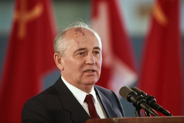 World reacts to death of former soviet leader mikhail gorbachev who helped bring down the iron curtain