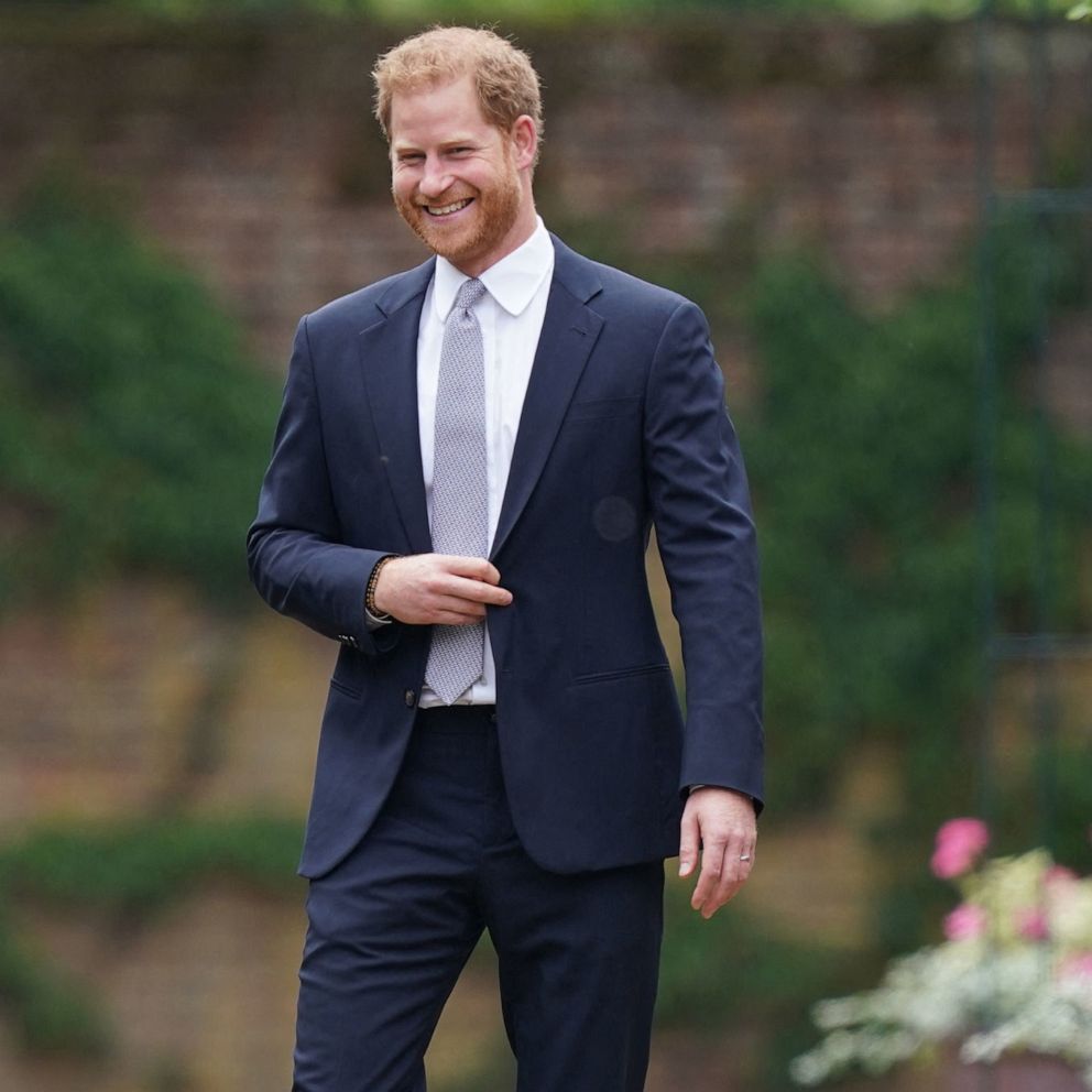 Prince harry calls on governments to work more closely with young people and thanks award winners for carrying on dianas legacy