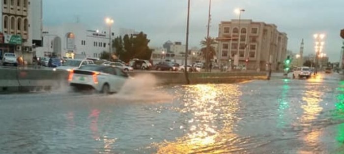 Entire high street in dunstable underwater after deluge of rain sparks flooding