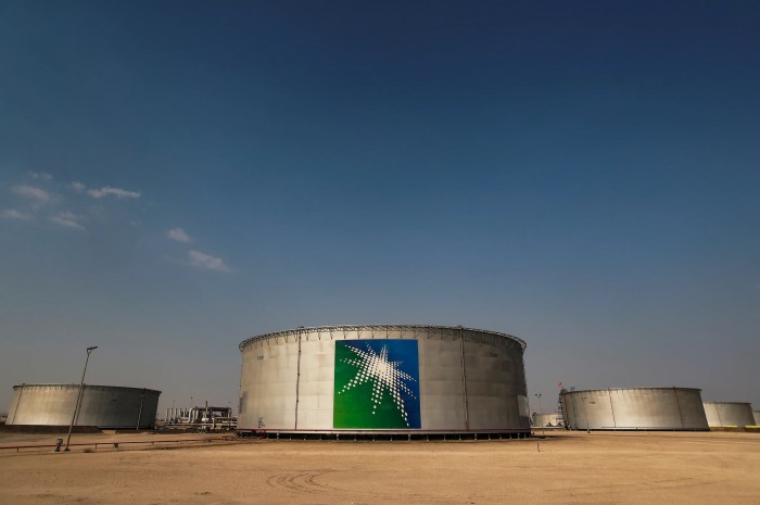 Saudi aramcos profit jumps 90 percent on high oil prices