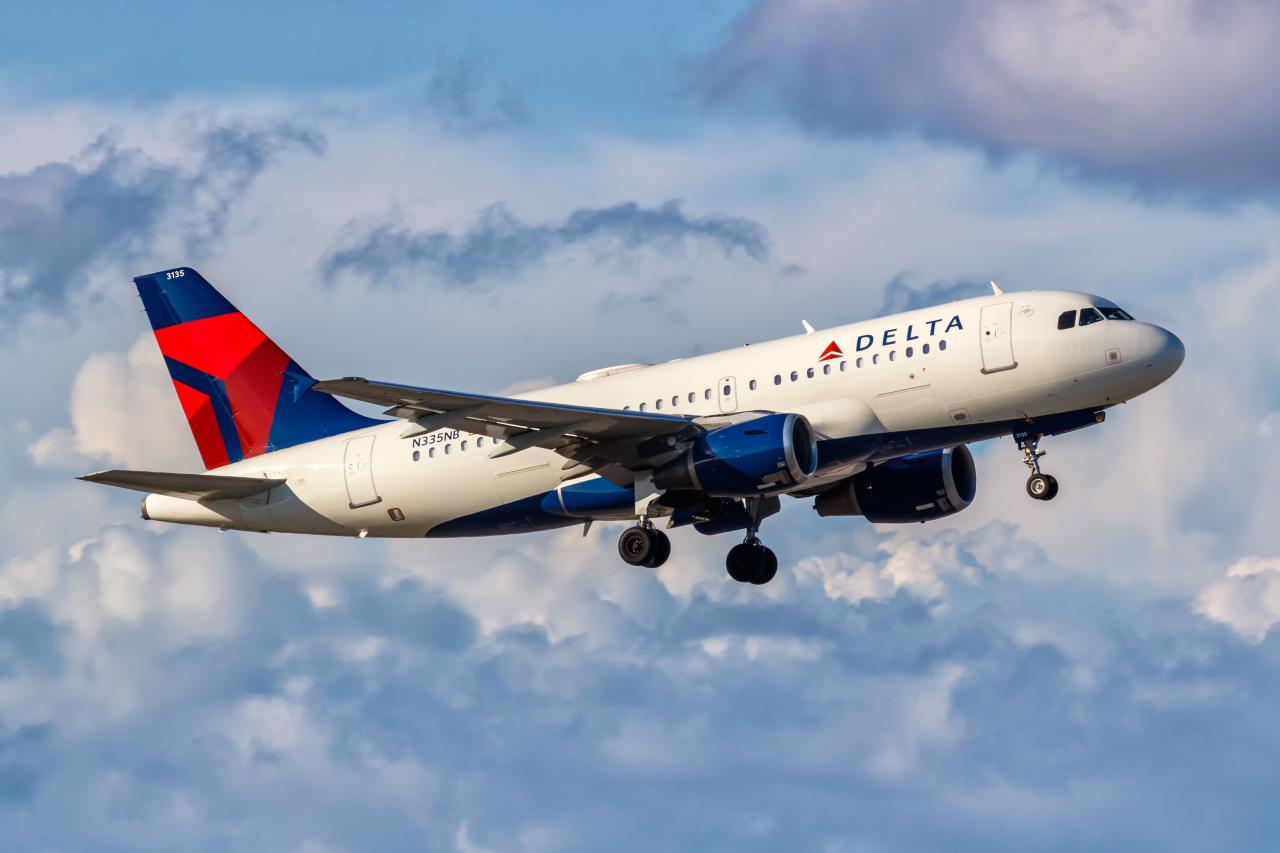 An upset customer tweeted at delta air lines its response was the 1 thing no company should ever do