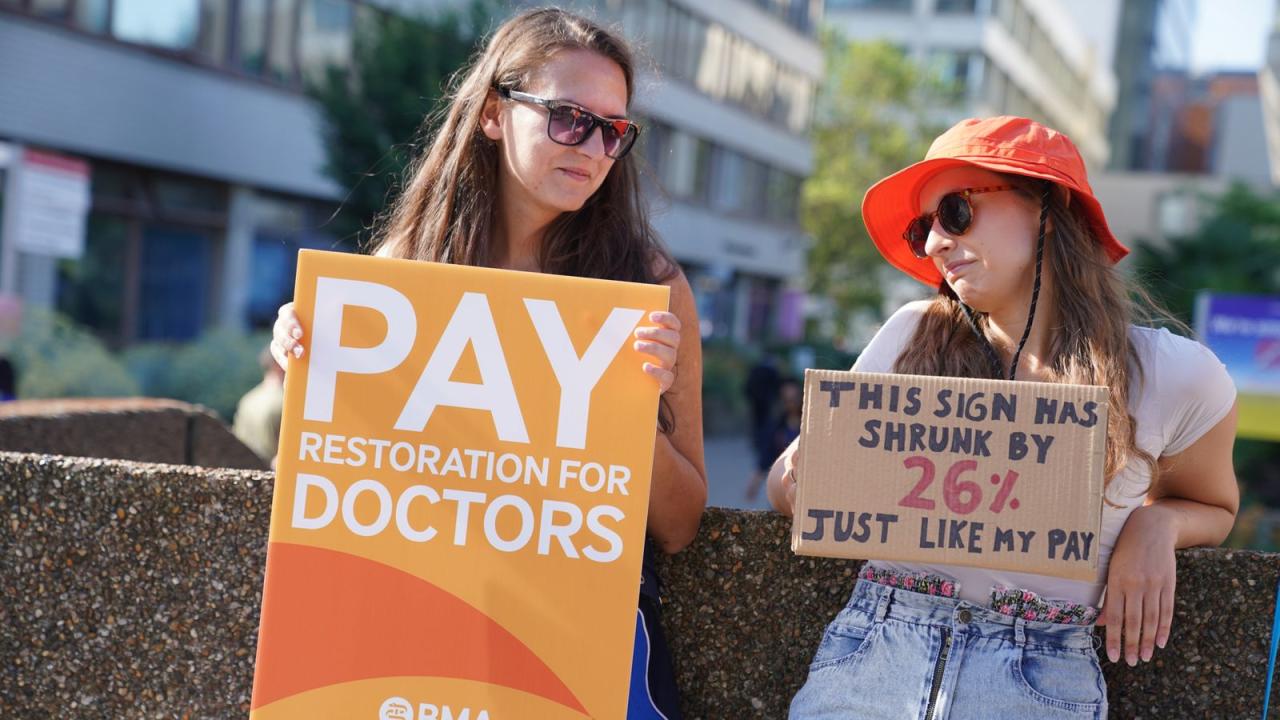 Junior doctors accept 22 pay increase ending nhs strikes