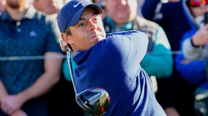 Bmw pga championship rory mcilroy breaks club in opening round of 67 to sit two off leader matthew baldwin at wentworth