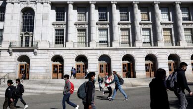 Warren urges biden to cancel student loan debt before midterms