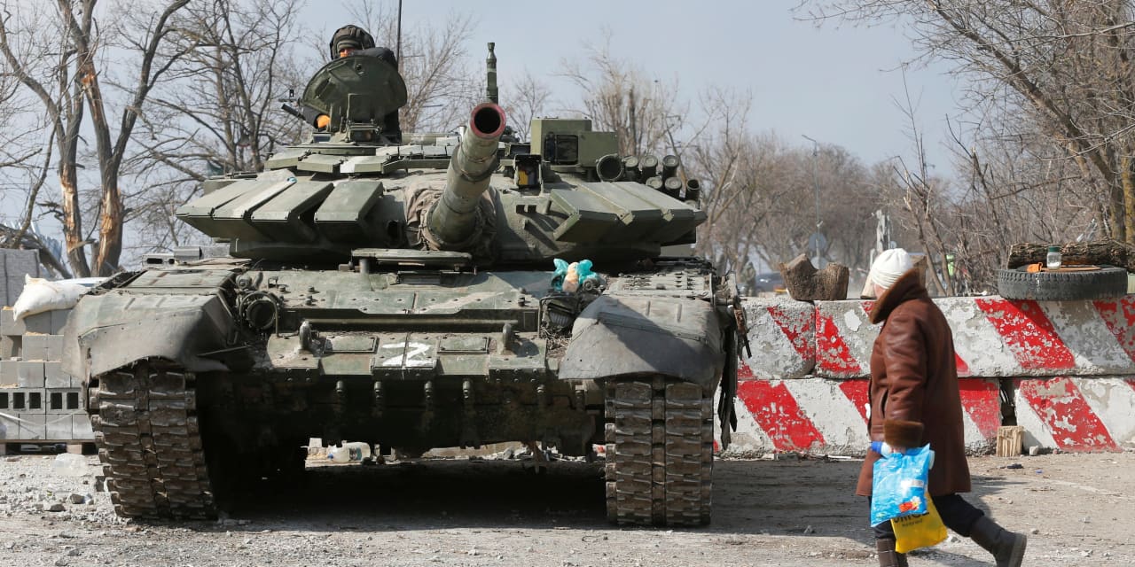 Russian airstrike hits base in western ukraine near polish border killing 35