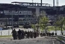 Russia bombs ukrainian steel plant in mariupol as zelenskyy prepares to meet with u s officials