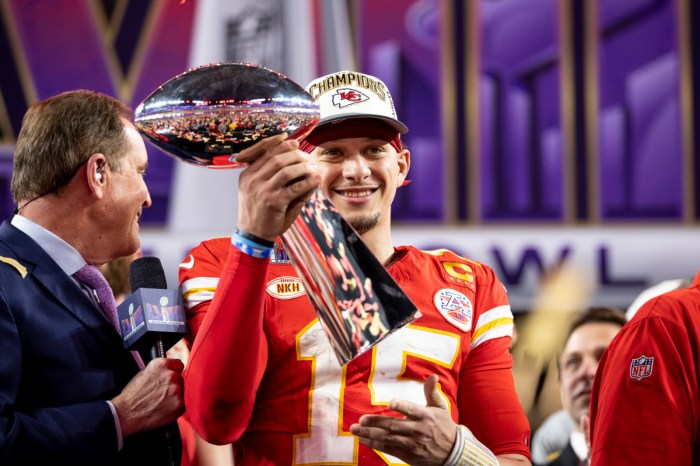 Kansas city chiefs 22 17 atlanta falcons patrick mahomes stars as super bowl champions continue unbeaten start