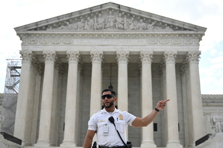 Supreme court allows elite high schools new admissions rules