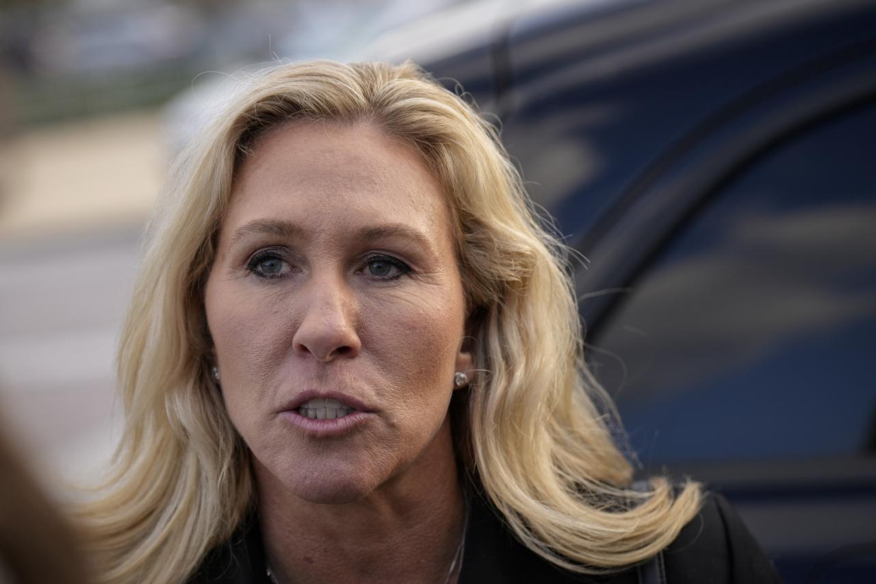 Read text messages sean hannity marjorie taylor greene ivanka trump and others sent to mark meadows