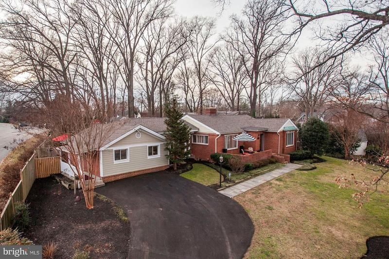 Goodman designed house in silver spring md lists for 829000
