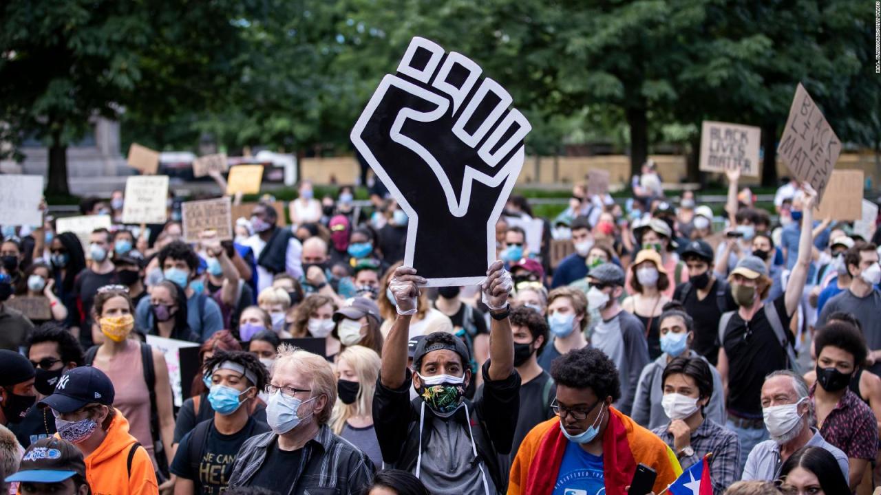 Peaceful protests blm racial protest riots cnn crowd protesting racism protesters fist protester alm america september crowds gmt 2245 hkt