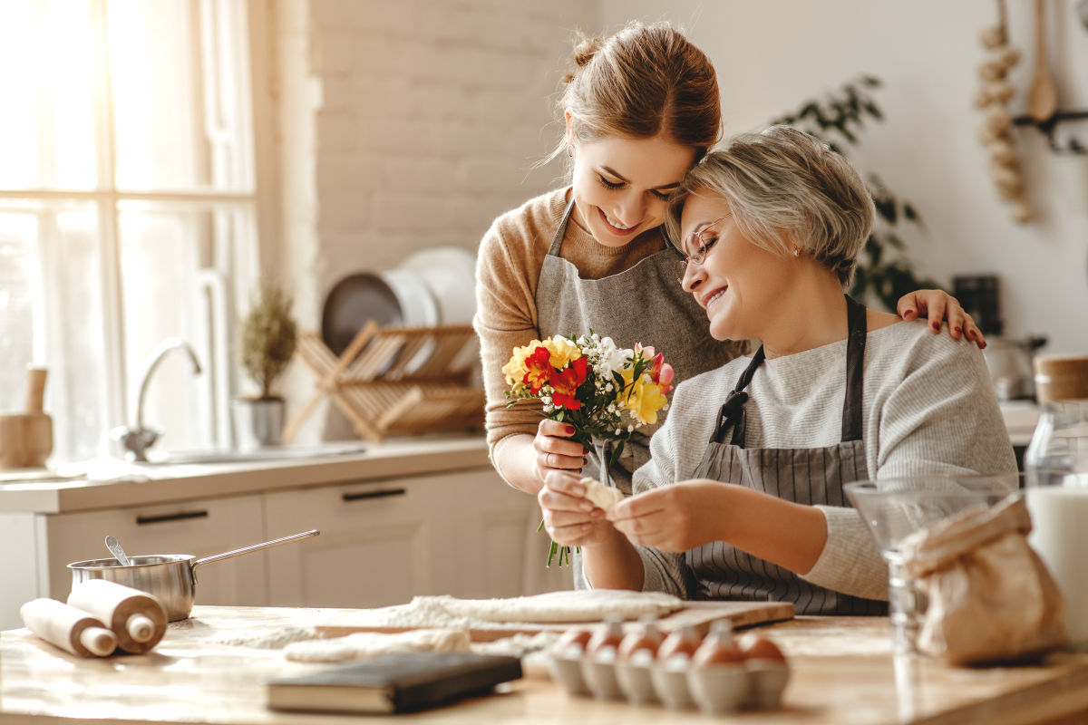 12 kitchen gifts for moms who love to cook