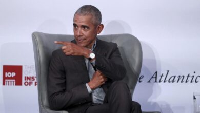 Obama calls for more regulatory oversight of social media giants