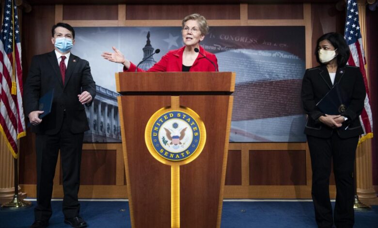 On tax day elizabeth warren accuses intuit of manipulating tax filing