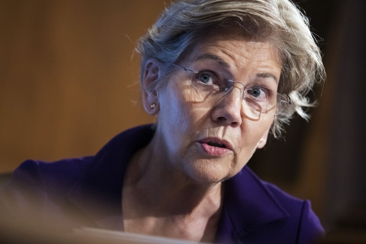 On tax day elizabeth warren accuses intuit of manipulating tax filing
