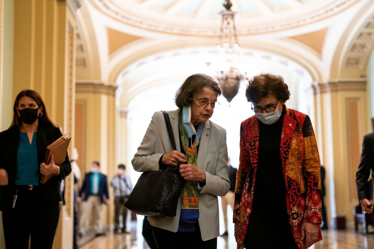 Feinstein defends herself after hometown paper questions mental acuity