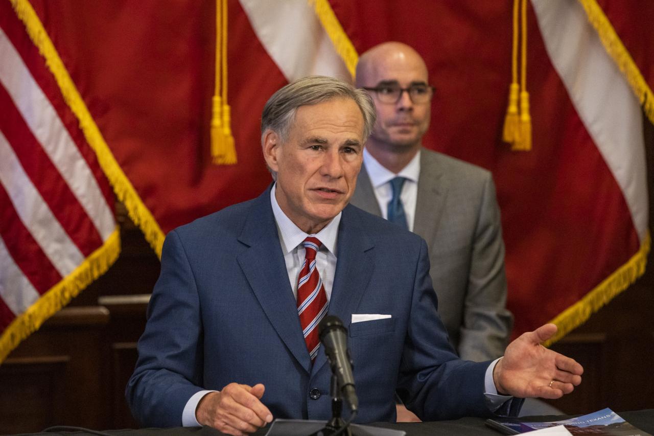 Gov greg abbott says texas will bus undocumented immigrants to d c