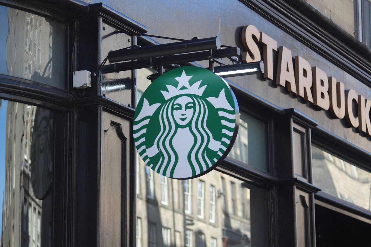 Opinion amazon starbucks and other u s workers fight the putins at home while ukraines fight for democracy rages on