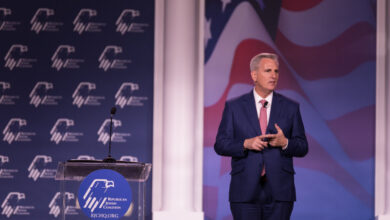 Mccarthy defends clarence thomas ability to rule on jan 6 committee after report about his wifes texts with meadows