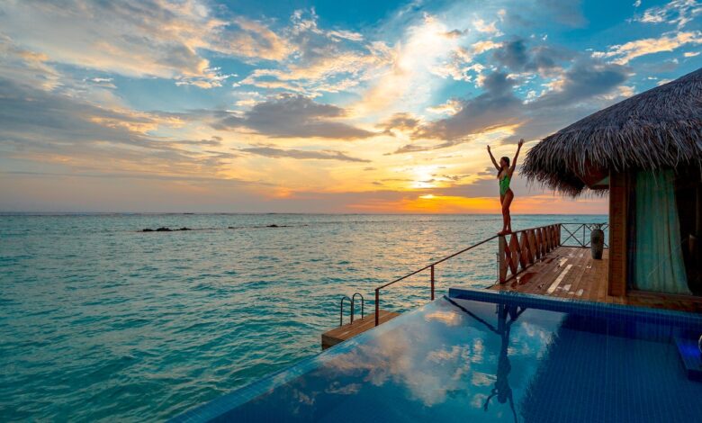 Five simple ways to use money wisely on your holiday travels