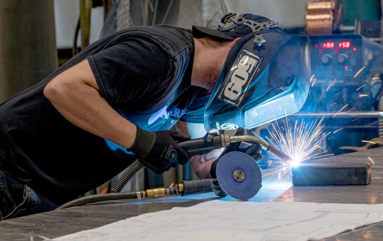 Immigrants could help the us labor shortage if the government would let them